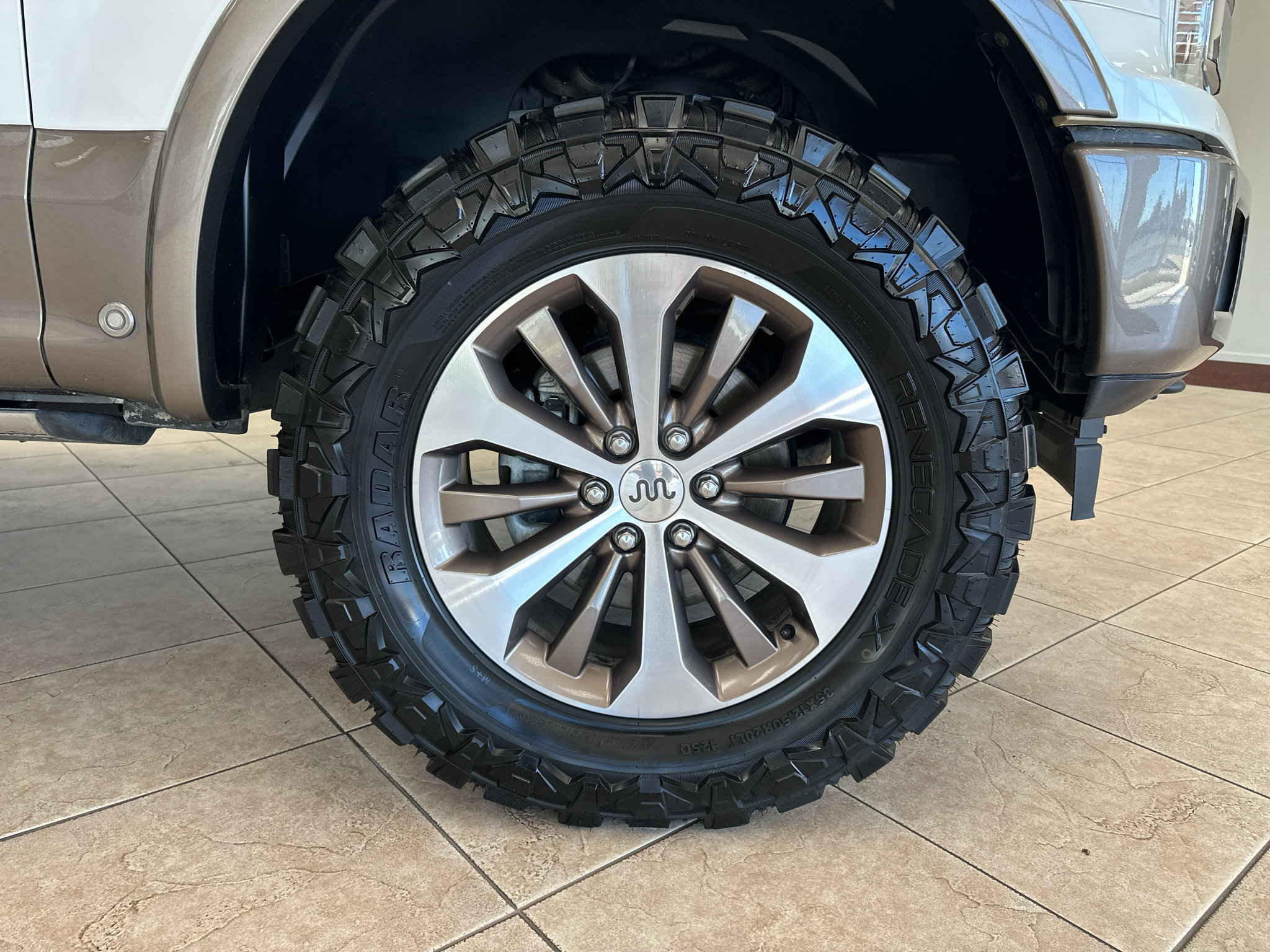 Used 2018 Ford F150 King Ranch w/ Equipment Group 601A Luxury AWD/4WD image 21
