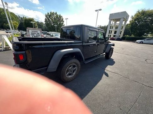Used 2020 Jeep Gladiator Rubicon AWD/4WD image 2