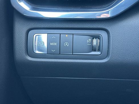 Used 2026 GMC Acadia Elevation w/ Elevation Premium Package FWD image 38
