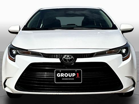 Used 2025 Toyota Corolla LE image 4