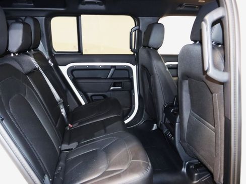 Used 2025 Land Rover Defender 110 S image 68