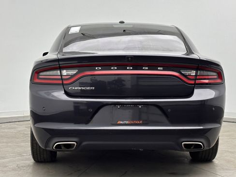 Used 2019 Dodge Charger SXT image 6