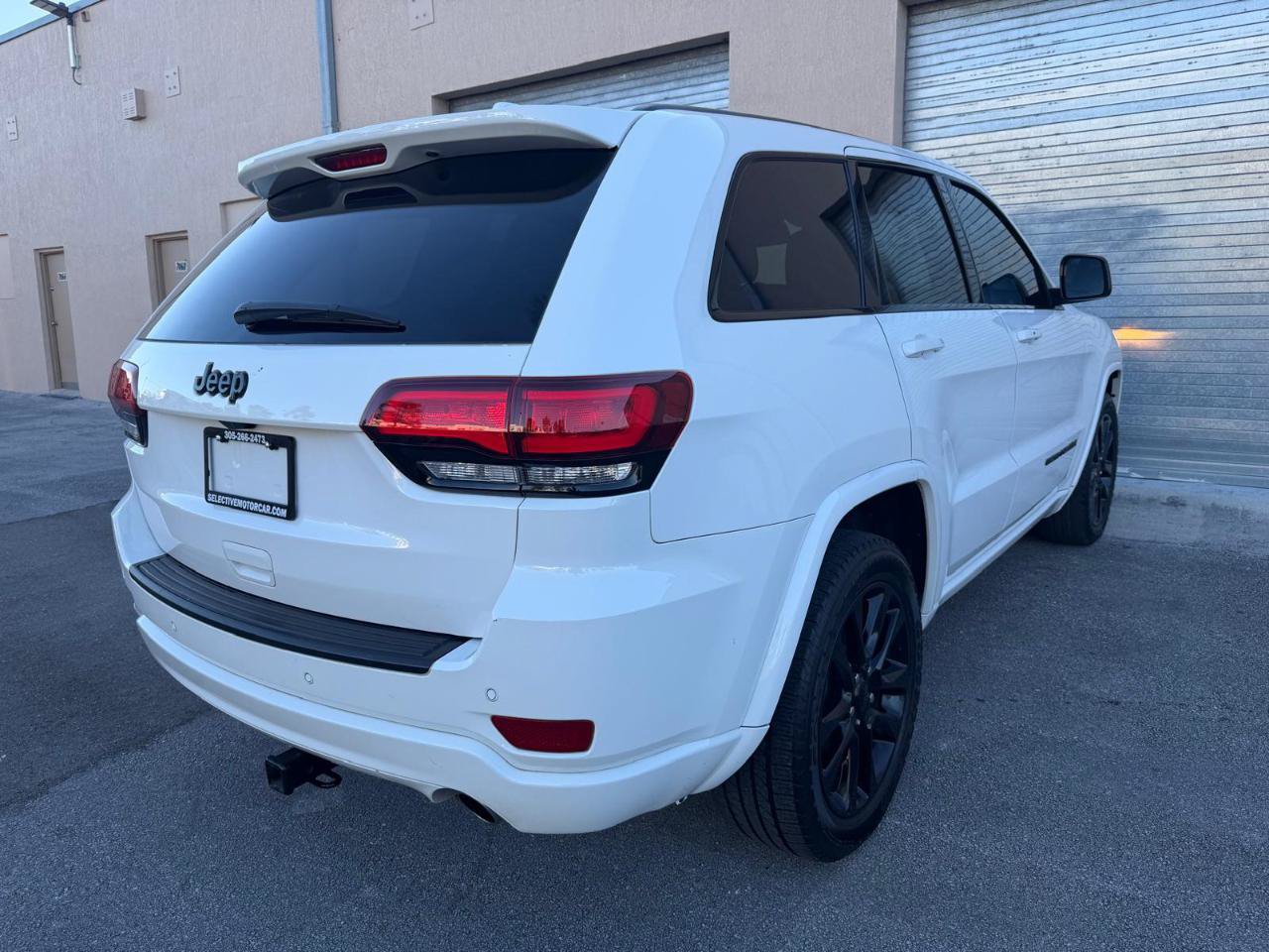 Used 2019 Jeep Grand Cherokee Laredo RWD image 5