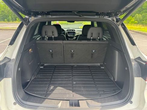 Used 2021 Chevrolet TrailBlazer RS w/ Sun and Liftgate Package AWD/4WD image 9