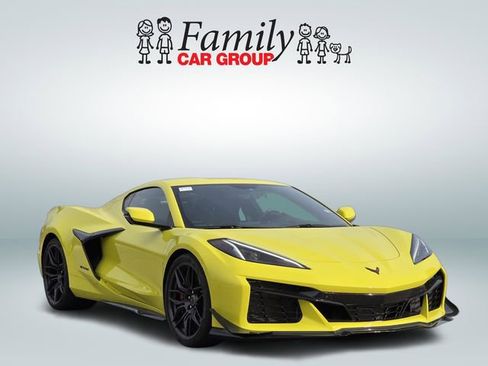 Used 2023 Chevrolet Corvette Z06 w/ Z07 Performance Package image 2