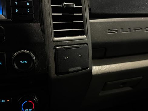 Used 2017 Ford F250 XL w/ Power Equipment Group AWD/4WD image 13