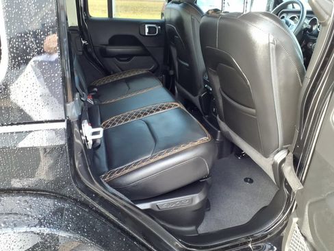 Used 2023 Jeep Wrangler Unlimited Sahara AWD/4WD image 27