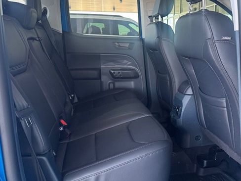 Used 2025 Ford Maverick Lariat w/ Black Appearance Package image 8