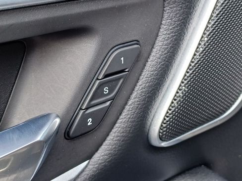 Used 2021 RAM 1500 Laramie AWD/4WD image 9