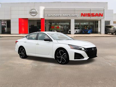 Used 2023 Nissan Altima 2.5 SR w/ SR Premium Package