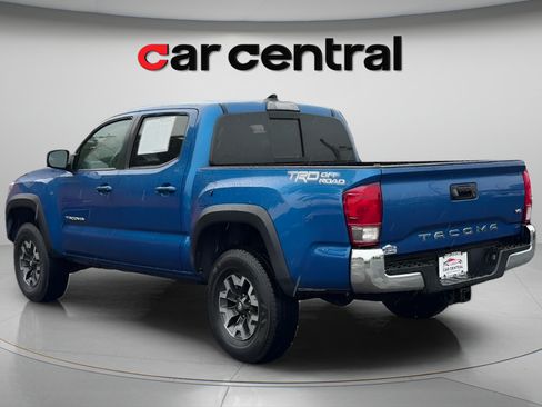 Used 2017 Toyota Tacoma TRD Off-Road w/ Tow Package RWD image 3