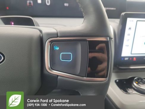 Certified 2025 Ford Expedition Active image 32