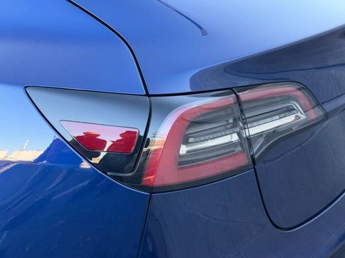 Used 2018 Tesla Model 3 Long Range image 16
