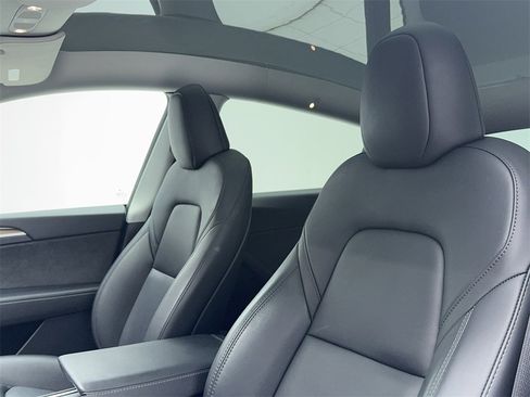 Used 2023 Tesla Model Y 2WD image 39