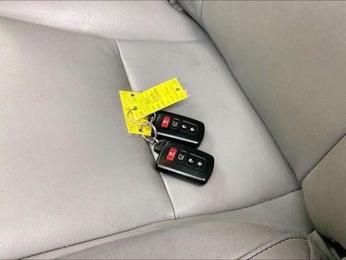 Used 2015 Toyota Highlander XLE AWD/4WD image 14