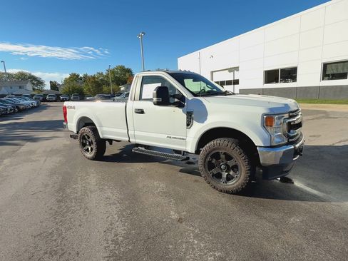 Used 2022 Ford F350 XLT image 2