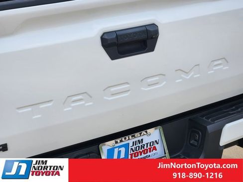 Used 2024 Toyota Tacoma TRD Off-Road image 12