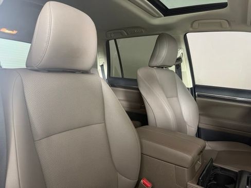 Used 2020 Lexus GX 460 Premium AWD/4WD image 18