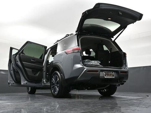 New 2026 Nissan Pathfinder Platinum image 39