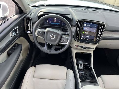 Used 2023 Volvo XC40 B5 Ultimate w/ Climate Package image 18