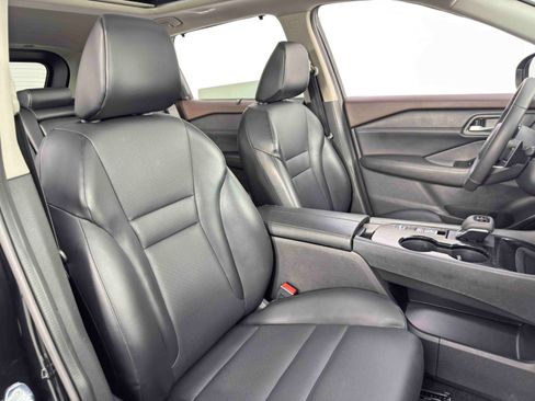 Used 2022 Nissan Rogue SV w/ SV Premium Package image 33