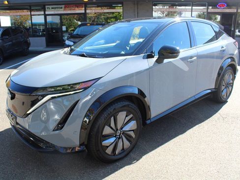 Used 2023 Nissan Ariya AWD/4WD image 10