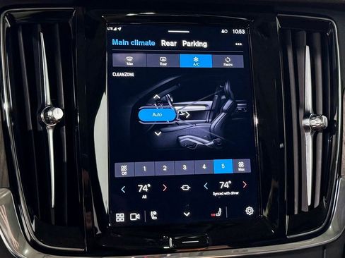 Used 2023 Volvo S90 B6 Plus image 18