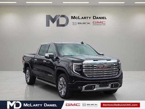 Used 2023 GMC Sierra 1500 Denali w/ Denali Reserve Package AWD/4WD image 1