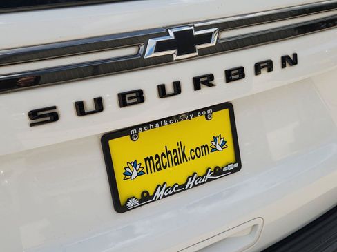 Used 2022 Chevrolet Suburban Z71 AWD/4WD image 31