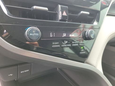 Used 2021 Toyota Camry SE image 20