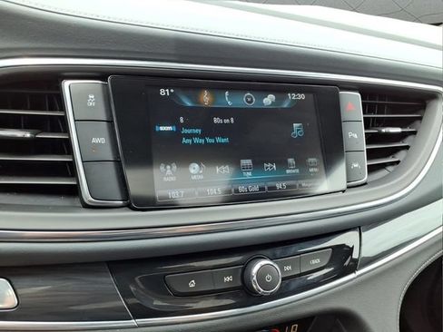 Used 2018 Buick Enclave Premium AWD/4WD image 24