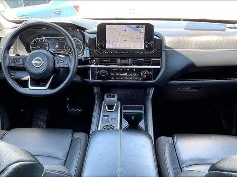 Used 2025 Nissan Pathfinder SL w/ Lighting Package (N92) AWD/4WD image 15