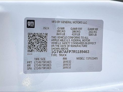 Used 2024 GMC Savana 2500 w/ Driver Convenience Package image 12