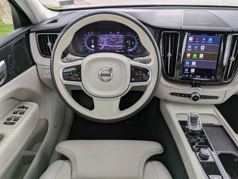 Certified 2022 Volvo XC60 B6 Inscription w/ Advanced Package image 16