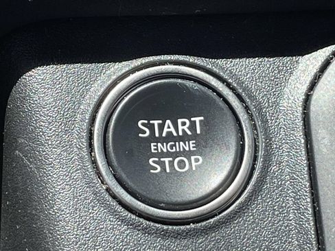 Used 2023 Land Rover Defender 110 S AWD/4WD image 38