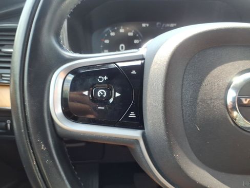 Used 2021 Volvo XC90 T6 Momentum w/ Climate Package AWD/4WD image 23