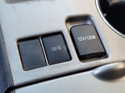 Used 2011 Toyota Highlander SE image 21