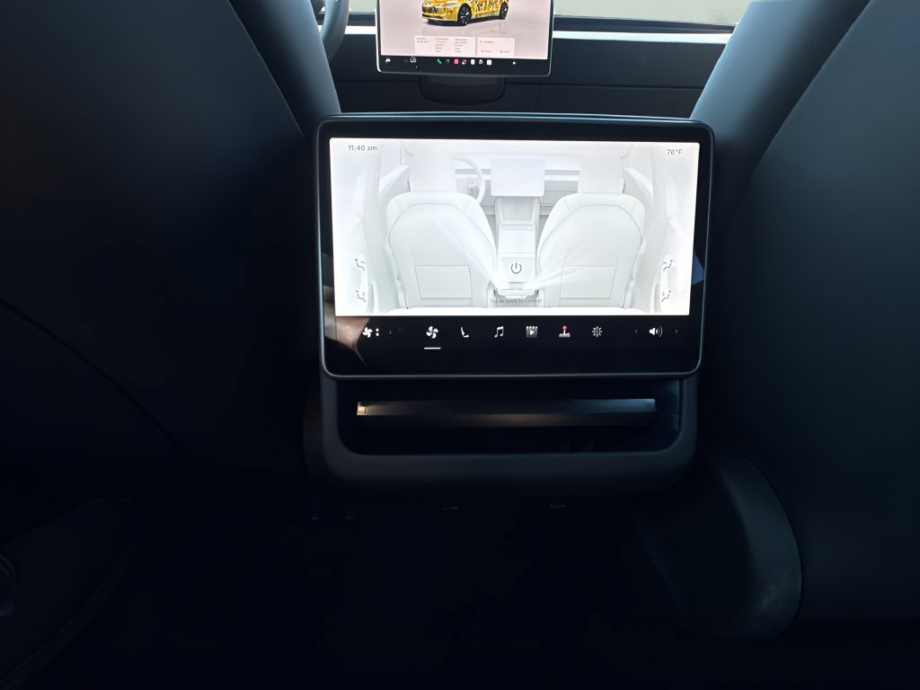 Used 2025 Tesla Model 3 Long Range RWD image 13