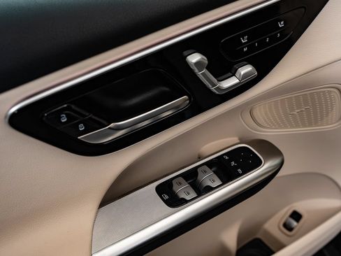 Certified 2026 Mercedes-Benz GLC 300 4MATIC image 25