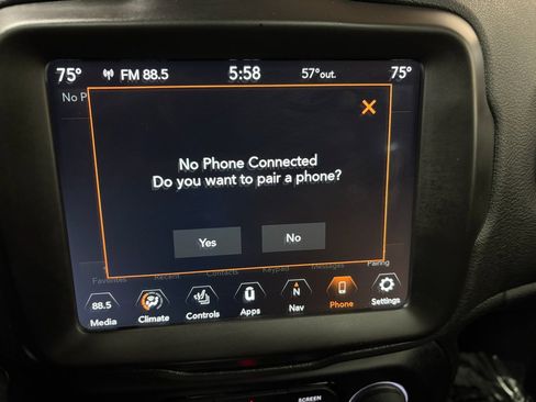 Used 2022 Jeep Renegade Latitude w/ Sun/Sound Group image 20