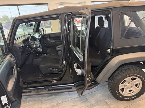 Used 2016 Jeep Wrangler Unlimited Sport w/ Connectivity Group AWD/4WD image 30