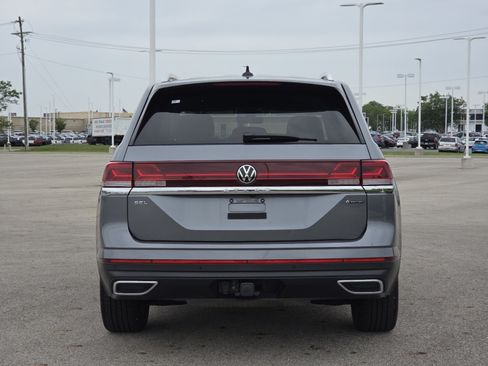 Used 2024 Volkswagen Atlas SEL AWD/4WD image 18