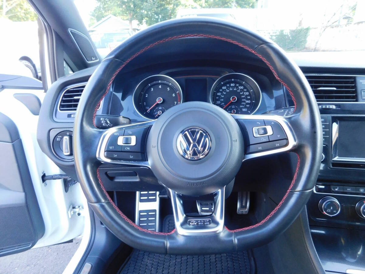 Used 2015 Volkswagen GTI SE FWD image 8