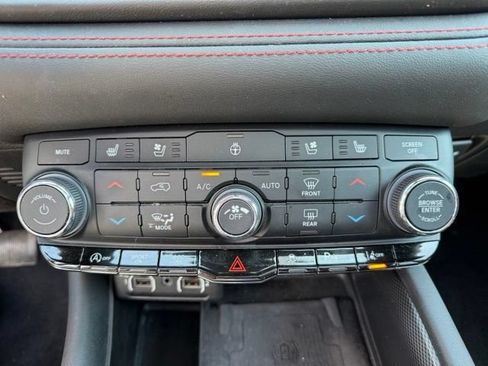 Used 2023 Dodge Durango GT AWD/4WD image 11