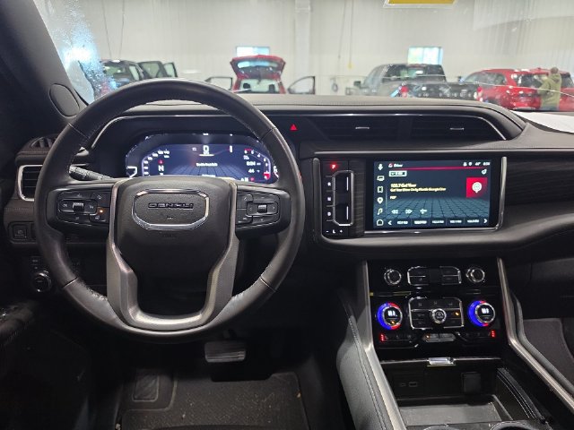 Used 2023 GMC Yukon Denali AWD/4WD image 5