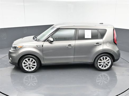 Used 2019 Kia Soul + FWD image 28