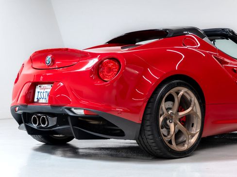 Used 2018 Alfa Romeo 4C Spider image 38