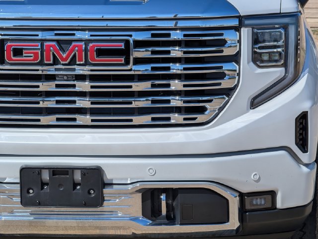 Used 2023 GMC Sierra 1500 Denali w/ Technology Package AWD/4WD image 8