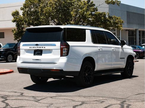 Used 2022 Chevrolet Suburban LS RWD image 5