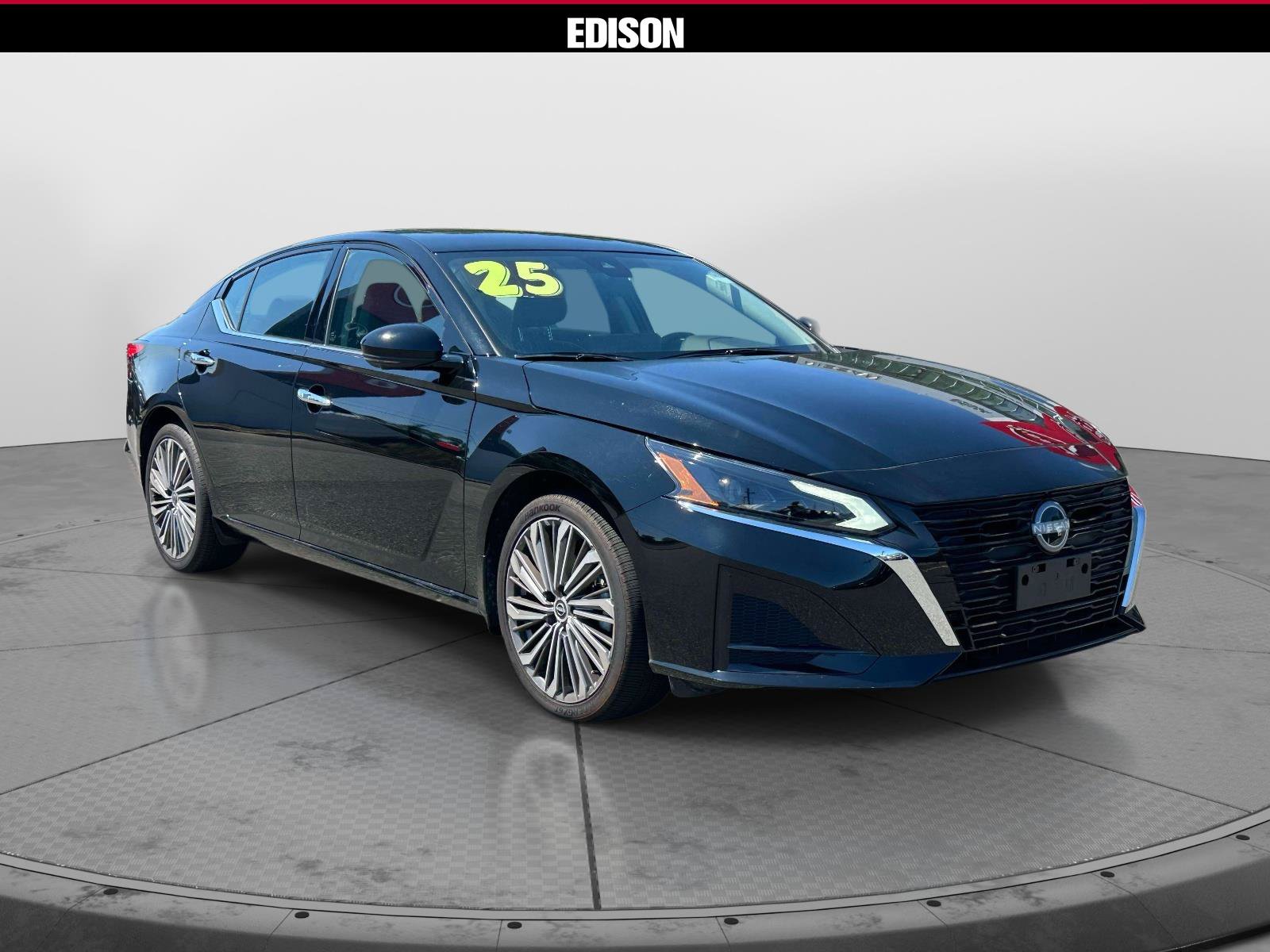Used 2025 Nissan Altima 2.5 SL AWD/4WD image 1